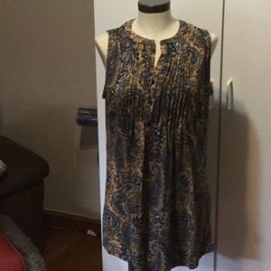 Printed sleeveless shirt